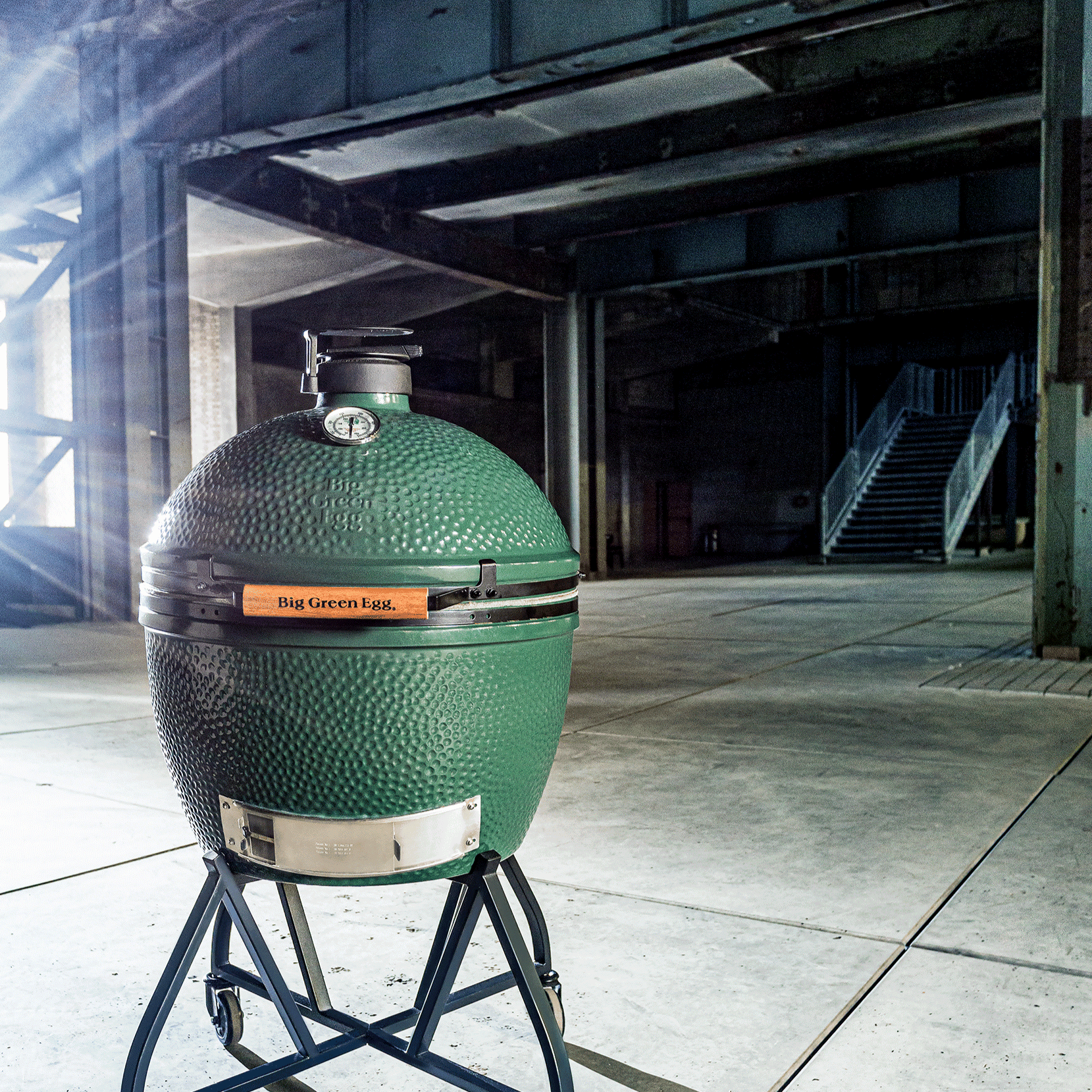 2XL Big Green Egg in an intEGGrated Nest+Handler Package 2XL Big Green Egg in an intEGGrated Nest+Handler Package